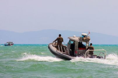 سفينة تجارية أجنبية تصطدم بمركب صيد بحري