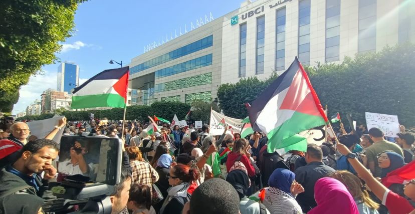 مسيرة في تونس العاصمة تنديدًا بجرائم الإبادة المرتكبة في حق الشعب الفلسطيني